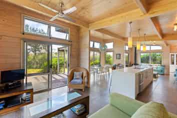 32 Reay Mackay Grove, Waikawa Beach