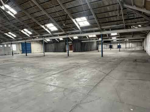 Large Central City Warehouse For lease