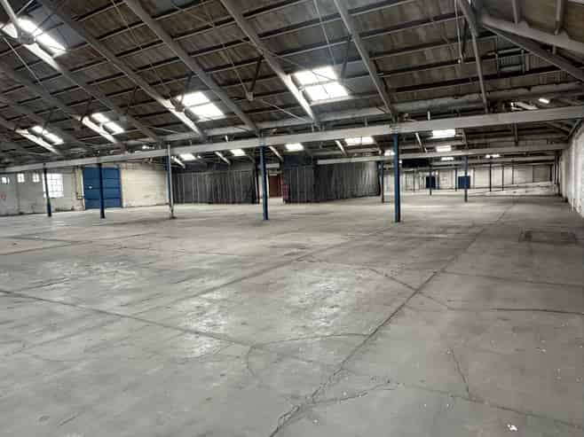 Large Central City Warehouse For lease