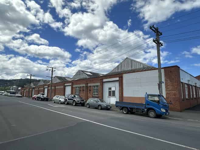 Large Central City Warehouse For lease