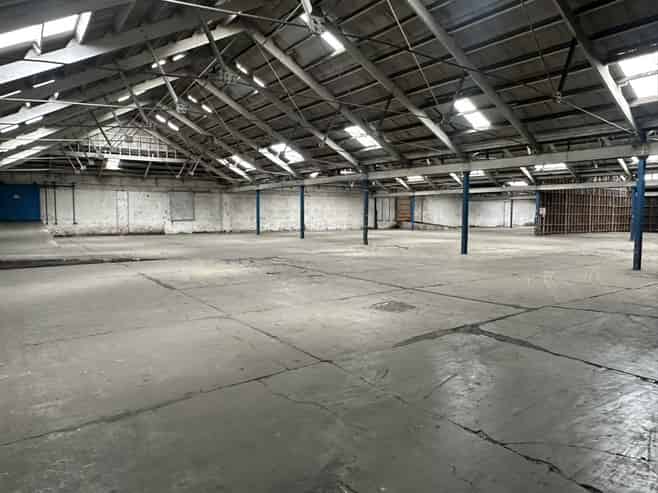 Large Central City Warehouse For lease