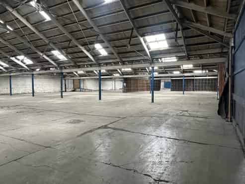 Large Central City Warehouse For lease