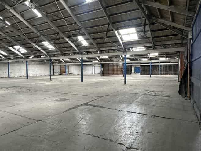 Large Central City Warehouse For lease