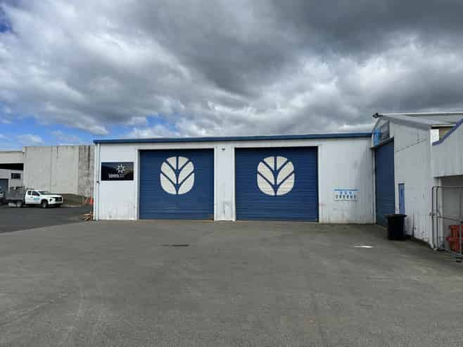 Tidy Smaller Warehouse For Lease - Mosgiel