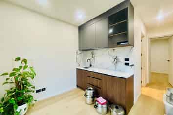 Granny/7 Ripa Street, Flat Bush