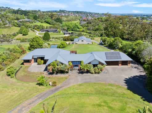 38 Lauren Grove, Ardmore