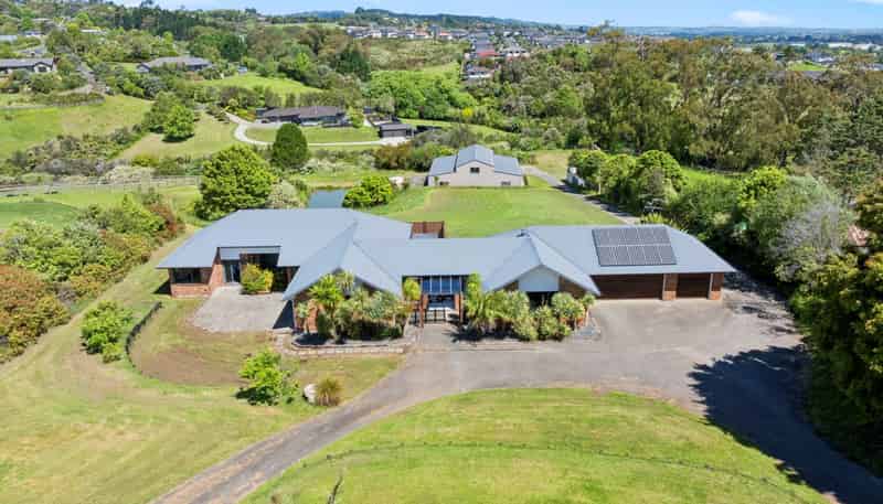 38 Lauren Grove, Ardmore