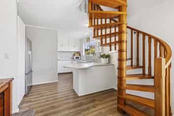 17A Virginia Grove, Brooklyn