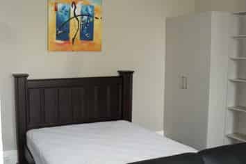 Room 1/54 Queen Street, North Dunedin