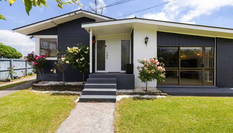 6 Parkdale Place, Glenview