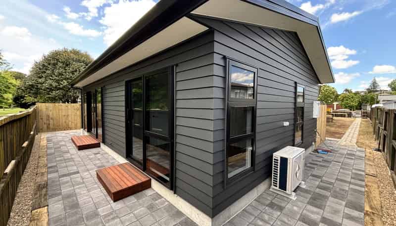 9a Crescent Court, Melville