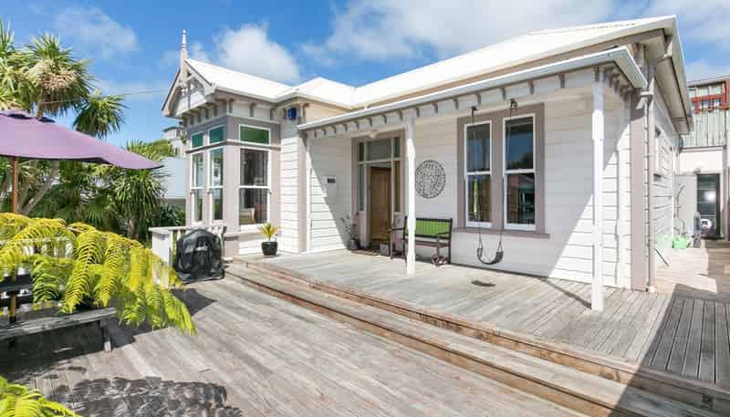 82 Rintoul Street, Newtown