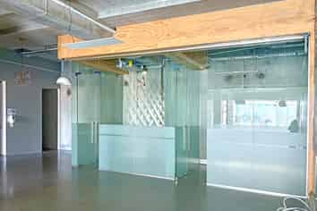 272M² RETAIL/OFFICE FOR LEASE
