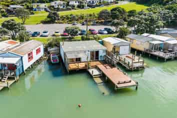 27 & 28 Onepoto Road, Titahi Bay