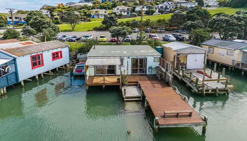 27 & 28 Onepoto Road, Titahi Bay