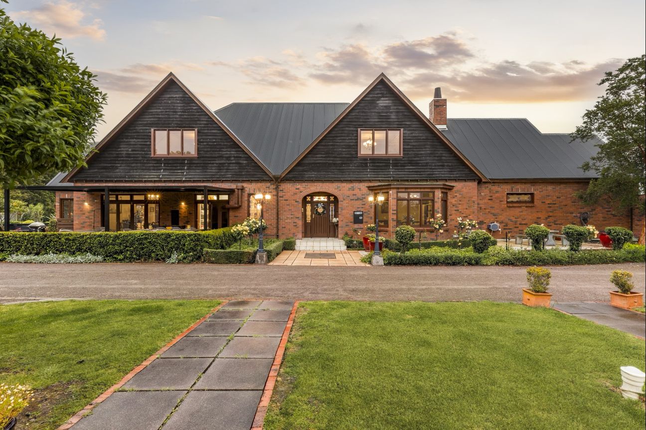Luxury Lake Karapiro English Manor - Więcej