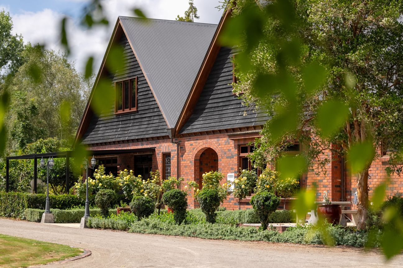 Luxury Lake Karapiro English Manor - Widok 2