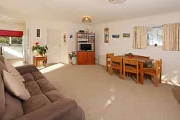 2/4 Northall, New Lynn