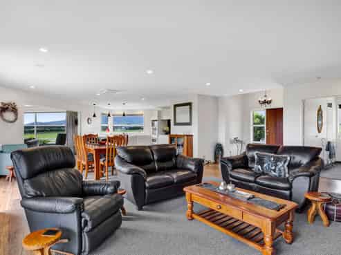 253 Lower Pitone Road, OAKURA