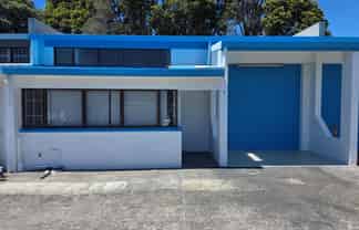 Immaculate Factory Unit In Central Location.