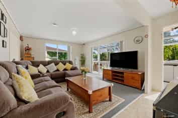 21 Frobisher Way, Clendon Park