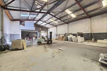 475sqm Versatile Warehouse in Hillcrest