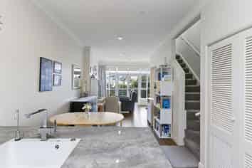 38 Pipitea Street, Thorndon