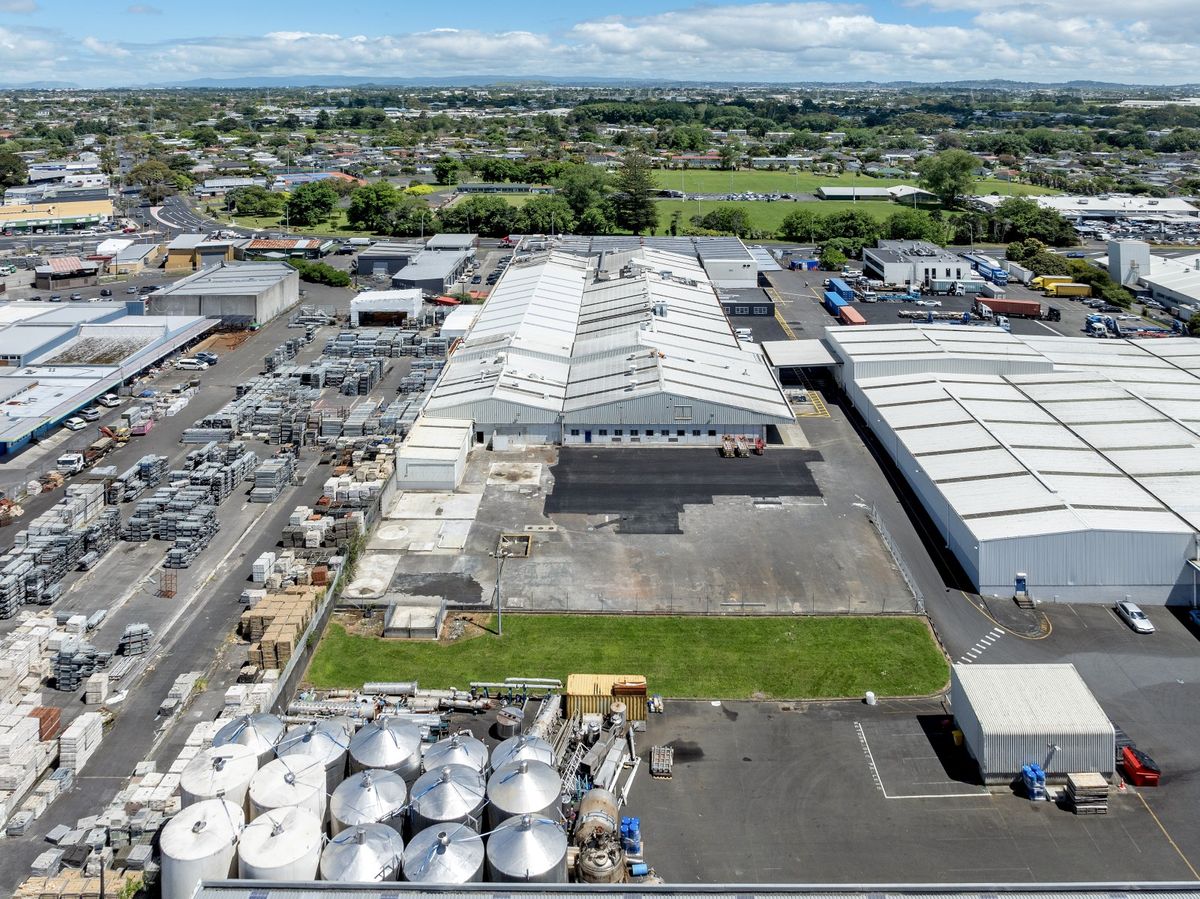 Warehouse and yard - deal on offer - View 3