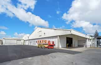 Warehouse and yard - deal on offer 