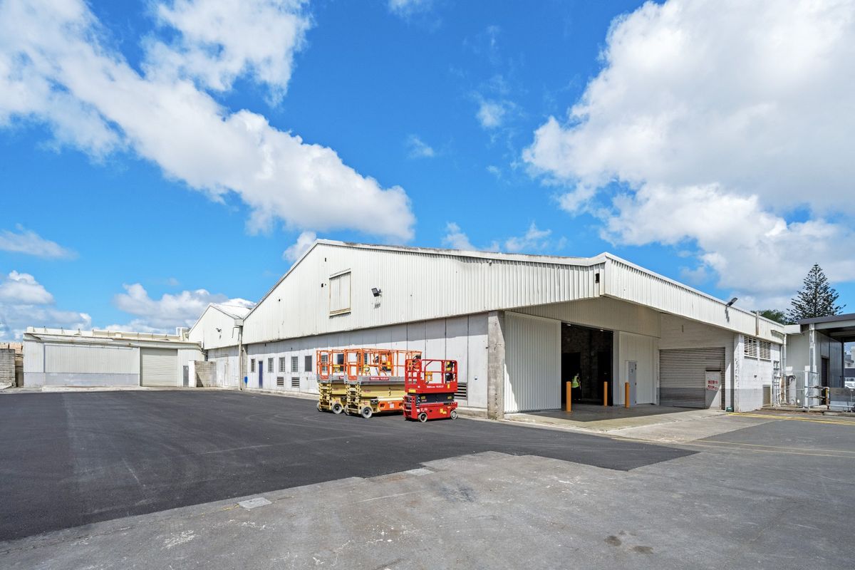 Warehouse and yard - deal on offer