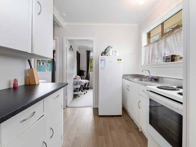 B/4 Cooper Avenue , Holdens Bay