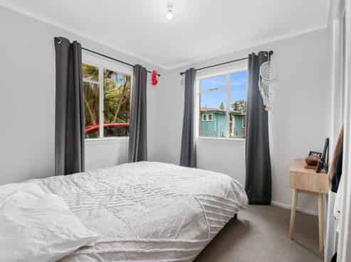 B/4 Cooper Avenue , Holdens Bay