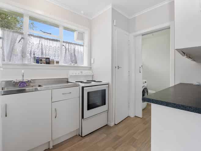 B/4 Cooper Avenue , Holdens Bay