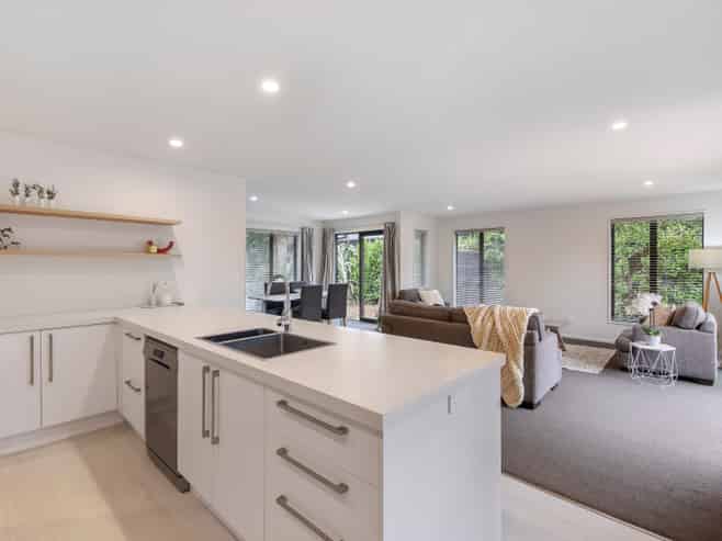 6 Full Moon Lane, Rolleston