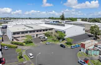 Bargain warehouse offering 