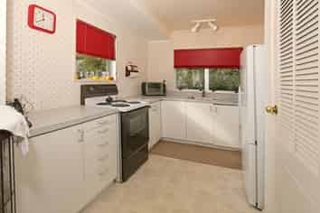 2/4 Northall, New Lynn