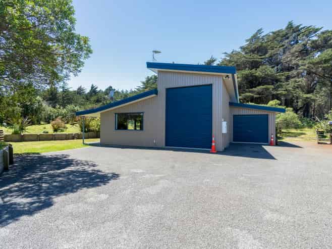184 Kahukura Avenue, WAITARERE BEACH