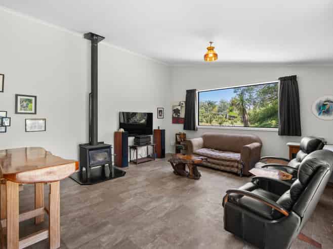 184 Kahukura Avenue, WAITARERE BEACH