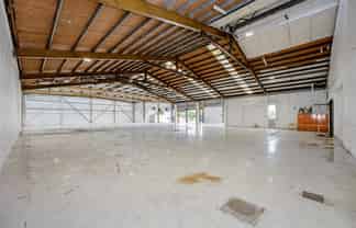 Cheap warehouse and flexible terms