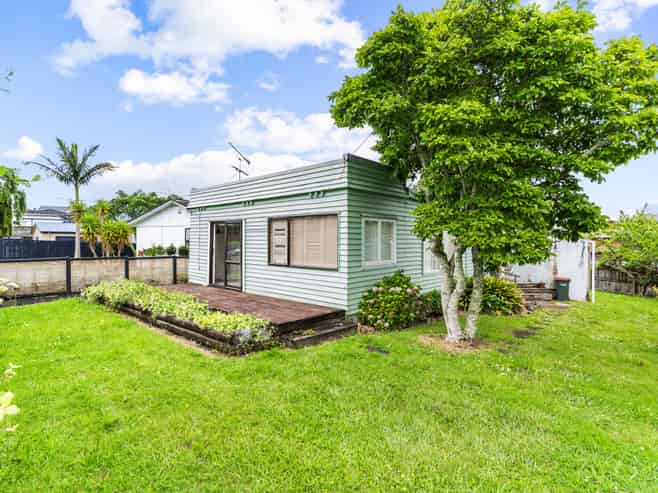 55 Shelly Bay Road, Beachlands