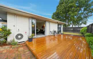 1/106 Lake Terrace Road, Burwood