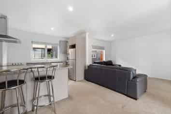 4/9 Vialou Street, Hamilton Central