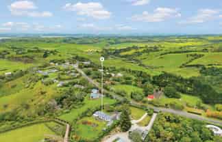 2119 Awhitu Road, Awhitu