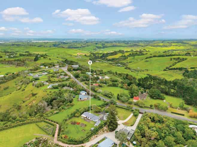 2119 Awhitu Road, Awhitu