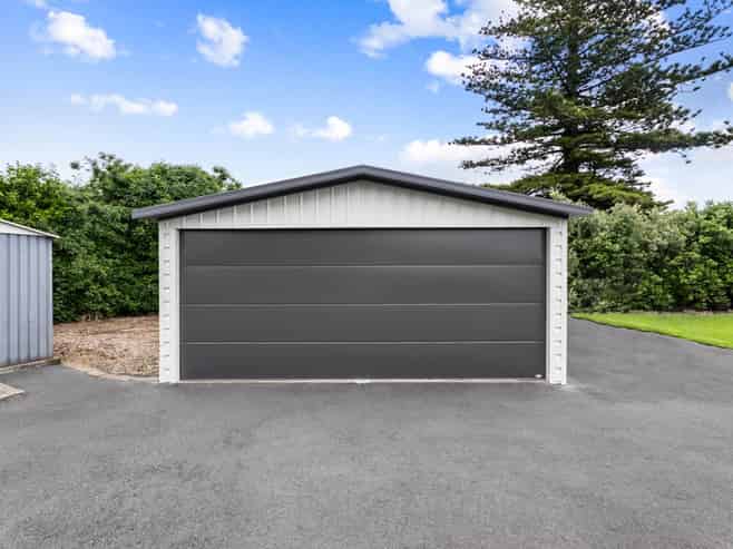 2119 Awhitu Road, Awhitu