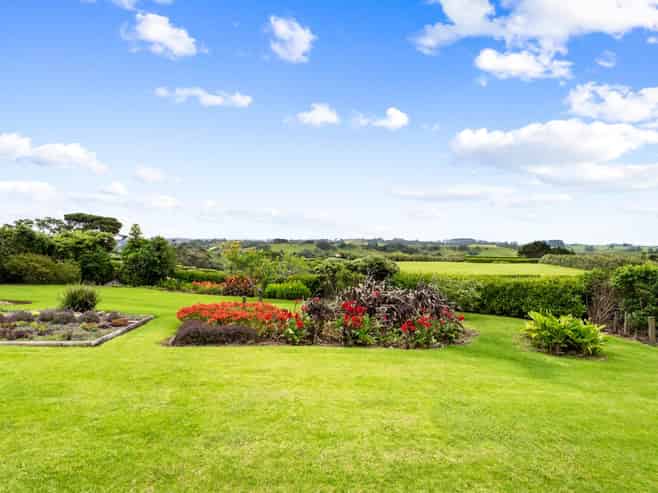 2119 Awhitu Road, Awhitu