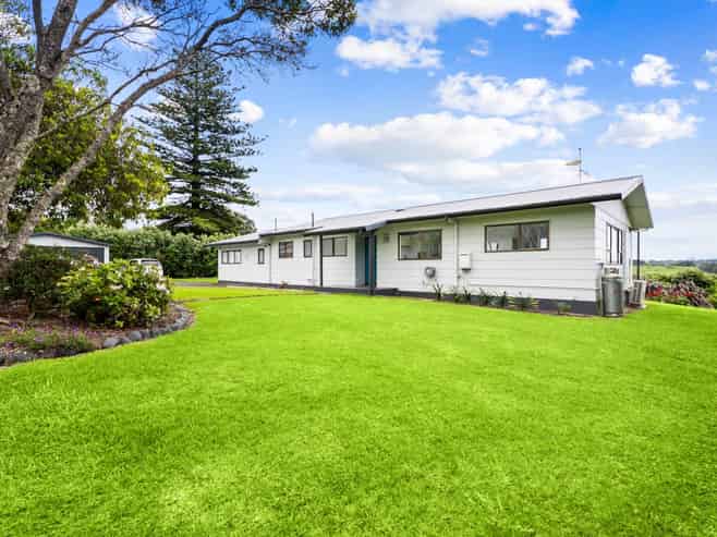 2119 Awhitu Road, Awhitu