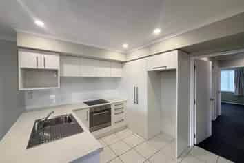 8/43 Waltham Road, Sydenham