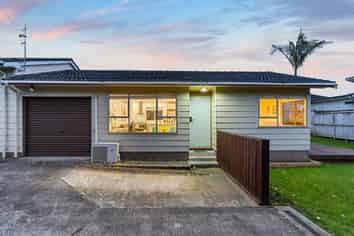 3/100 Royal Road, Massey