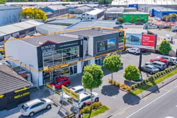 TOP FLOOR TAKEOVER + 7 PARKS – VACANT NOW